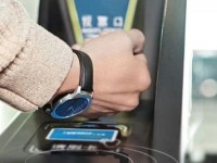 「了解ticwatch2NFC（「便捷支付、健康监测、时尚外观，ticwatch2NFC带来的全新体验」）