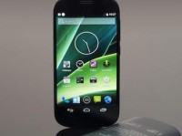 Yotaphone（探索双屏时代的前沿科技）