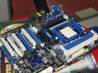以三卡交火玩游戏（掌握策略、发挥智慧，畅享三卡交火的乐趣）